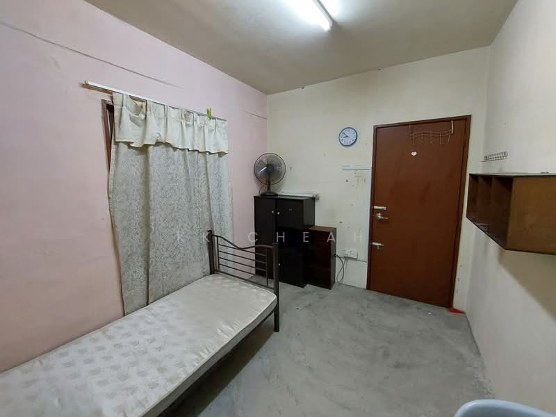 Flat for Sale at Pangsapuri Berembang Indah - KK Cheah - Bedroom - PropertyGuru.com.my