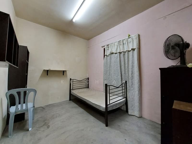 Flat for Sale at Pangsapuri Berembang Indah - KK Cheah - Bedroom - PropertyGuru.com.my