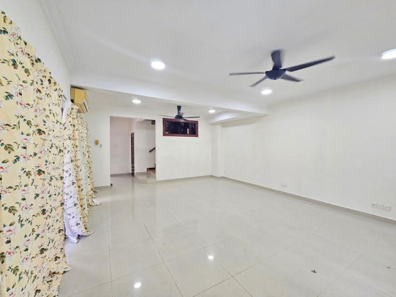Rumah Teres 2-Tingkat untuk Dijual di Putra Heights (Subang Jaya) - Nobeille Chung - Living Room - PropertyGuru.com.my