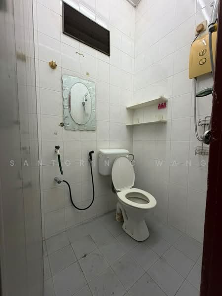 1.5-storey Terraced House for Sale in Taman Suria (Johor Bahru) - Santorinic Wang - Bathroom - PropertyGuru.com.my