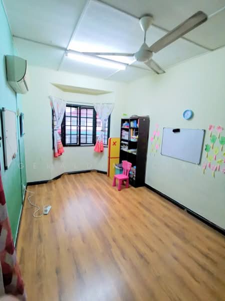 Rumah Teres 2-Tingkat untuk Dijual di Usj 2 (Subang Jaya) - Geraldine Chan - Study - PropertyGuru.com.my