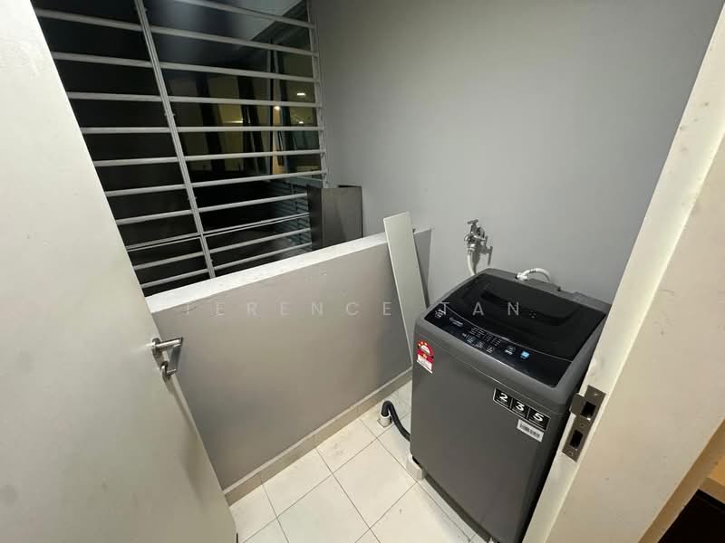 Kediaman Servis untuk Dijual di Teega Suites - Terence Tan - Balcony - PropertyGuru.com.my
