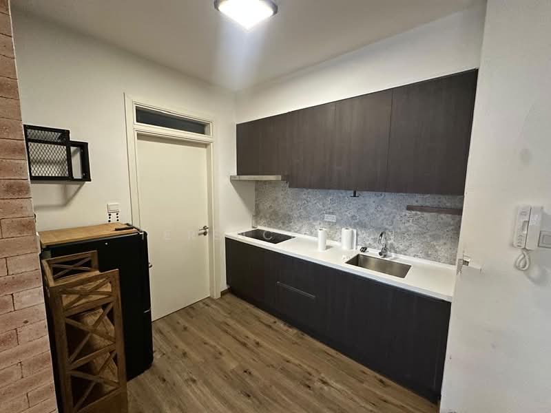 Kediaman Servis untuk Dijual di Teega Suites - Terence Tan - Kitchen - PropertyGuru.com.my