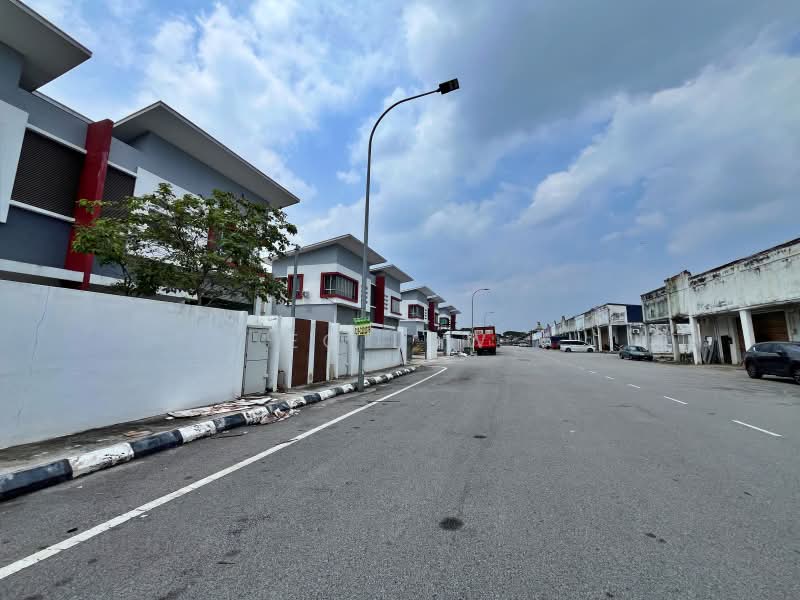 Kilang Berkembar untuk Dijual di Nilai (Nilai) - EC Low - Exterior - PropertyGuru.com.my