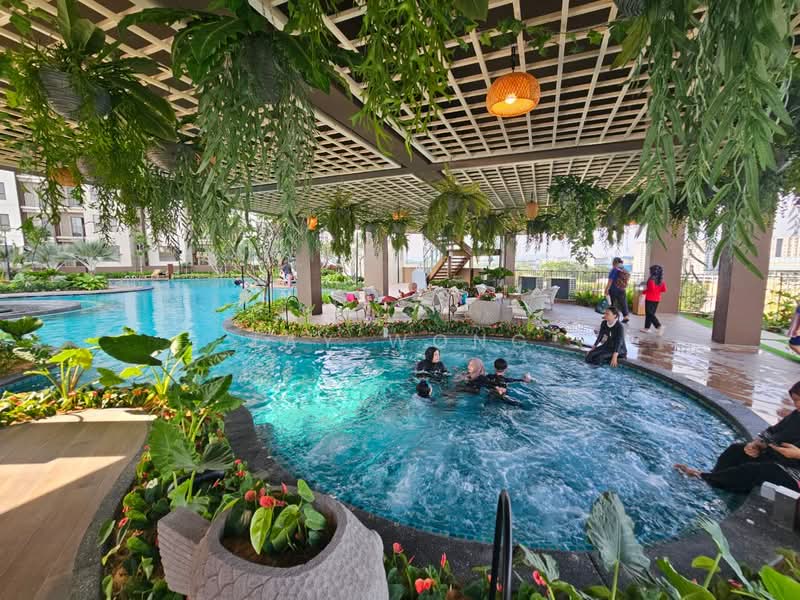 Kediaman Servis untuk Disewa di Residensi Dian II - Jay Wong - Pool - PropertyGuru.com.my