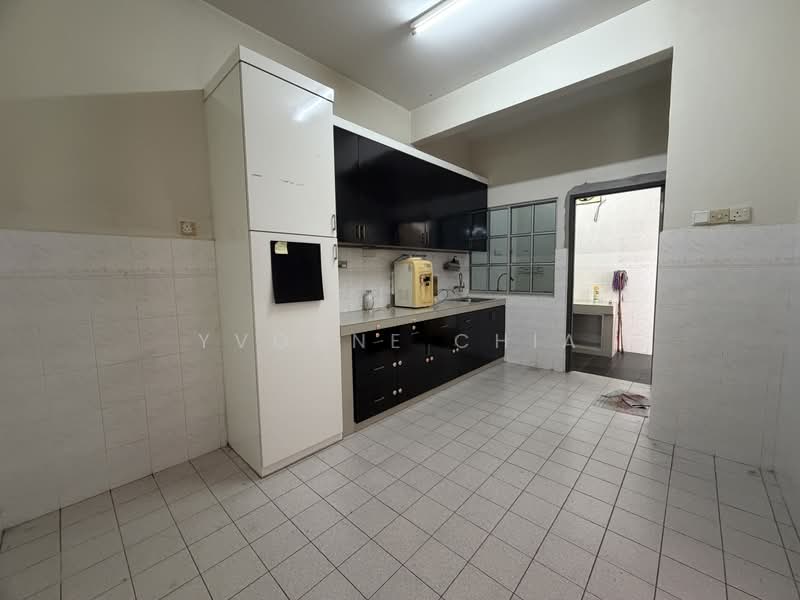 2-storey Terraced House for Sale in Taman Bukit Cheng (Cheng) - Yvonne Chia - PropertyGuru.com.my