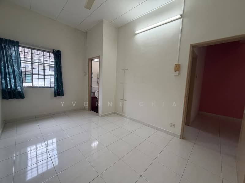 2-storey Terraced House for Sale in Taman Bukit Cheng (Cheng) - Yvonne Chia - PropertyGuru.com.my