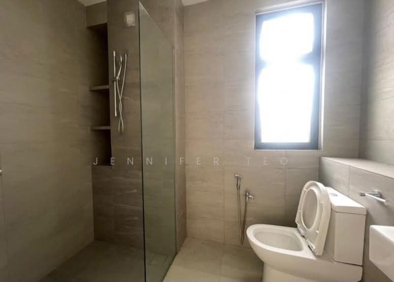 Rumah Berkembar untuk Dijual di Bandar Gamuda Gardens (Rawang) - Jennifer Teo - Bathroom - PropertyGuru.com.my