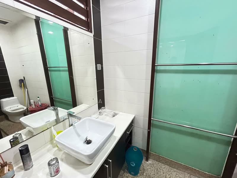Bungalow House untuk Dijual di Subang Heights (Subang Jaya) - Lai YK - Bathroom - PropertyGuru.com.my