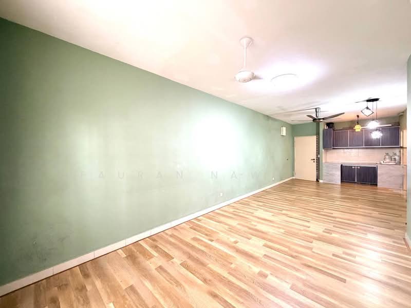Pangsapuri untuk Dijual di De Bayu Apartment - Fauran Nawawi - Living Room - PropertyGuru.com.my