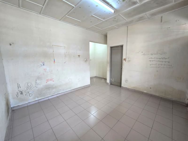 2-storey Terraced House for Sale in Bandar Baru Permas Jaya (Permas Jaya) - CS Tan - Interior - PropertyGuru.com.my