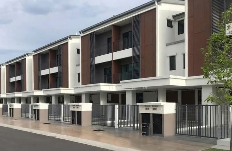 Townhouse for Sale in Taman Putra Perdana (Puchong) - A Chong - Exterior - PropertyGuru.com.my