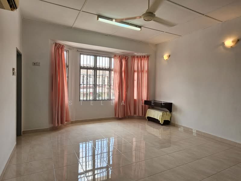 Rumah Teres untuk Dijual di Bandar Mahkota Cheras (Cheras) - Stella Lee - Living Room - PropertyGuru.com.my
