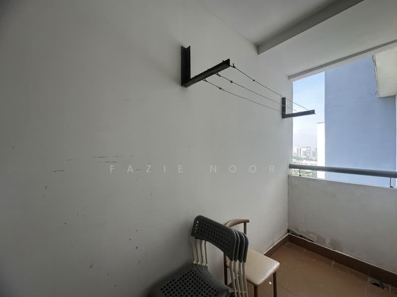 Kondominium untuk Dijual di Suasana Lumayan - Fazie Noor - Balcony - PropertyGuru.com.my