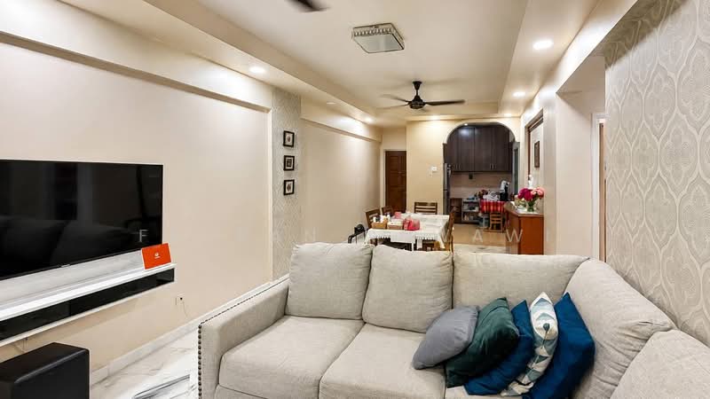 Pangsapuri untuk Dijual di Pangsapuri Seri Pinang - Fauran Nawawi - Living Room - PropertyGuru.com.my