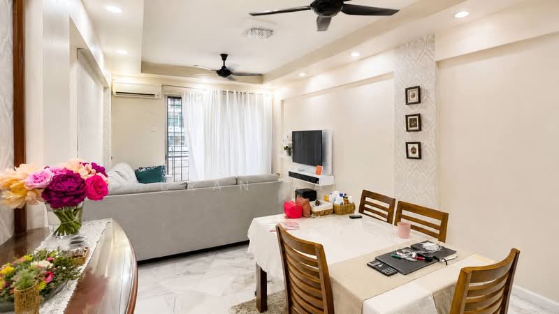 Pangsapuri untuk Dijual di Pangsapuri Seri Pinang - Fauran Nawawi - Living Room - PropertyGuru.com.my