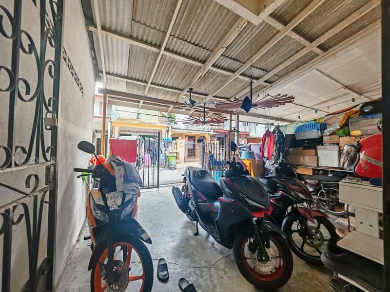 Rumah Teres 2-Tingkat untuk Dijual di Kepong (Kuala Lumpur) - Norfazilah Binti Mohd Saad - Car Park - PropertyGuru.com.my