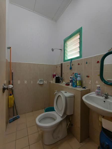 Rumah Kluster untuk Dijual di Bandar Bukit Mahkota (Bangi) - Febriani Adrizal - Bathroom - PropertyGuru.com.my