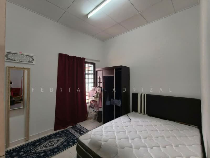 Rumah Kluster untuk Dijual di Bandar Bukit Mahkota (Bangi) - Febriani Adrizal - Bedroom - PropertyGuru.com.my