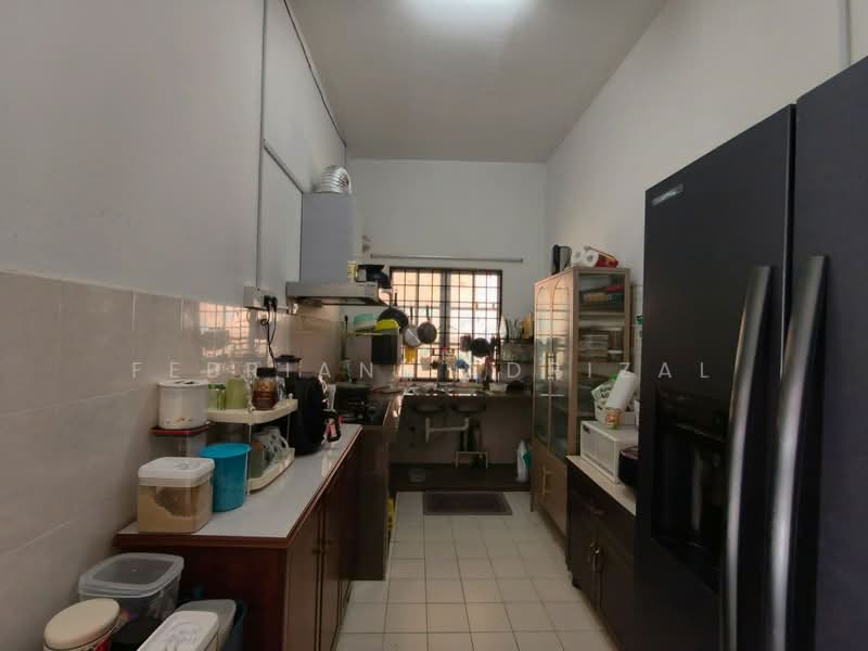 Rumah Kluster untuk Dijual di Bandar Bukit Mahkota (Bangi) - Febriani Adrizal - Kitchen - PropertyGuru.com.my