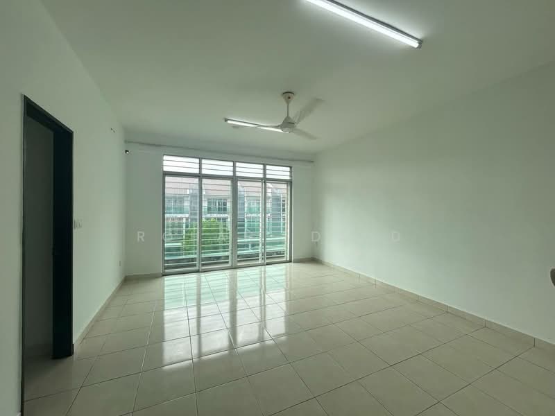 3-storey Terraced House for Sale in Taman Bangi Avenue (Bangi) - Rohani Daud - Living Room - PropertyGuru.com.my