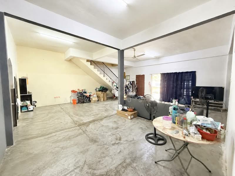 Rumah Teres 2-Tingkat untuk Dijual di Taman Sri Damar (Mantin) - Tasya Ruslan - PropertyGuru.com.my