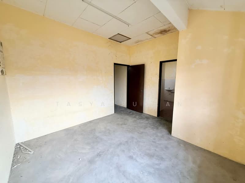 Rumah Teres 2-Tingkat untuk Dijual di Taman Sri Damar (Mantin) - Tasya Ruslan - PropertyGuru.com.my