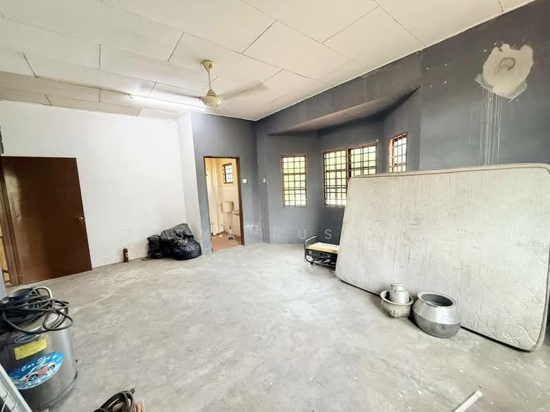 Rumah Teres 2-Tingkat untuk Dijual di Taman Sri Damar (Mantin) - Tasya Ruslan - PropertyGuru.com.my