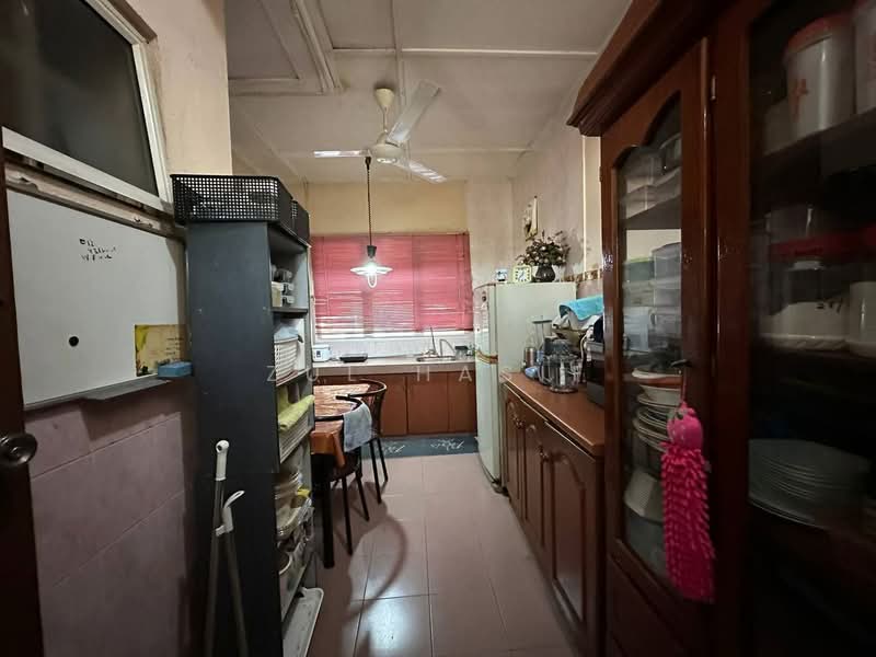 2-storey Terraced House for Sale in Seksyen 1 Bandar Baru Bangi (Bandar Baru Bangi) - Zul Hasif - Kitchen - PropertyGuru.com.my