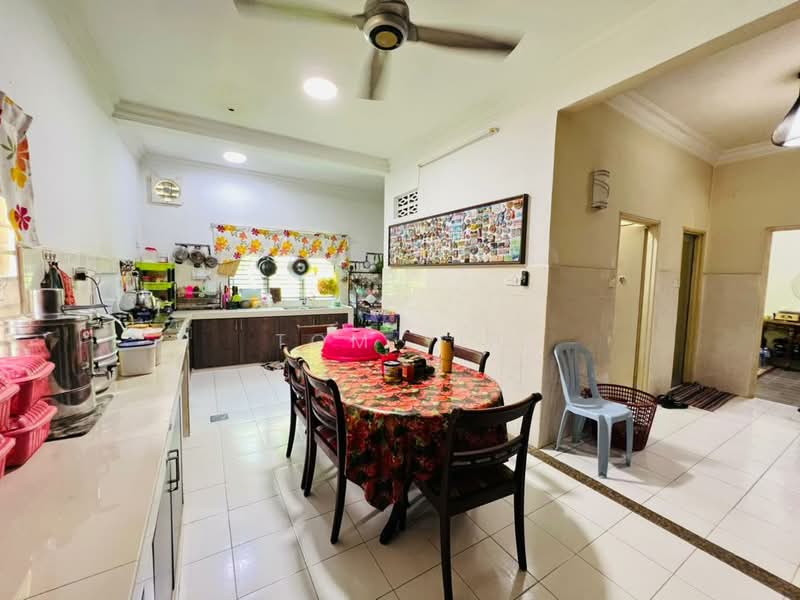 Rumah Teres untuk Dijual di Kota Emerald (Rawang) - Tom Yip - Kitchen - PropertyGuru.com.my