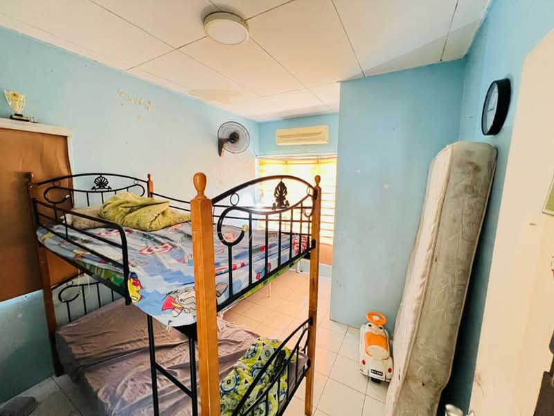 Rumah Teres untuk Dijual di Kota Emerald (Rawang) - Tom Yip - Bedroom - PropertyGuru.com.my