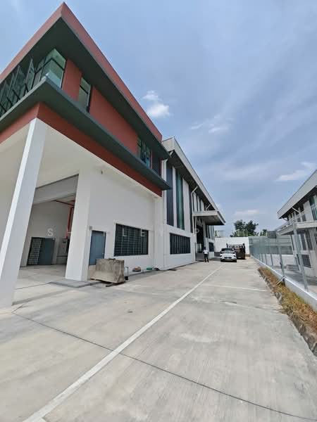 Kilang Berkembar untuk Disewa di Taman Desa Cemerlang (Ulu Tiram) - Shirley Pang - Exterior - PropertyGuru.com.my