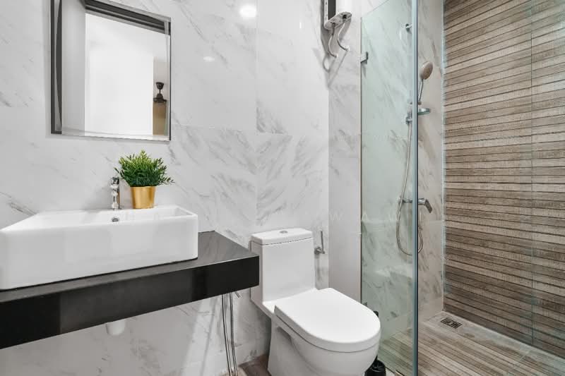 Kediaman Servis untuk Disewa di Emporis - Haziq Nawawi - Bathroom - PropertyGuru.com.my
