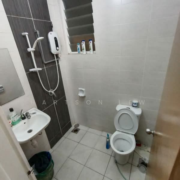 Service Residence for Rent at Impian Meridian - Hartson Lew - Bathroom - PropertyGuru.com.my