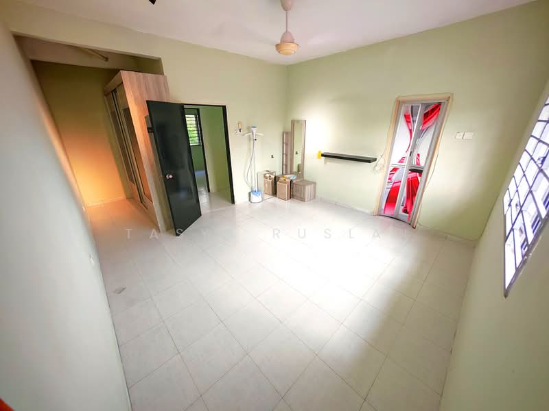 Semi-Detached House for Sale in Taman Sri Tanjung (Semenyih) - Tasya Ruslan - PropertyGuru.com.my
