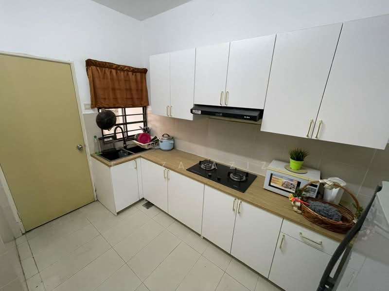 Rumah Teres untuk Dijual di Taman Reko Mutiara (Kajang) - Faiza Aziz - Kitchen - PropertyGuru.com.my