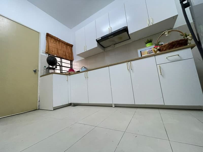 Rumah Teres untuk Dijual di Taman Reko Mutiara (Kajang) - Faiza Aziz - Kitchen - PropertyGuru.com.my