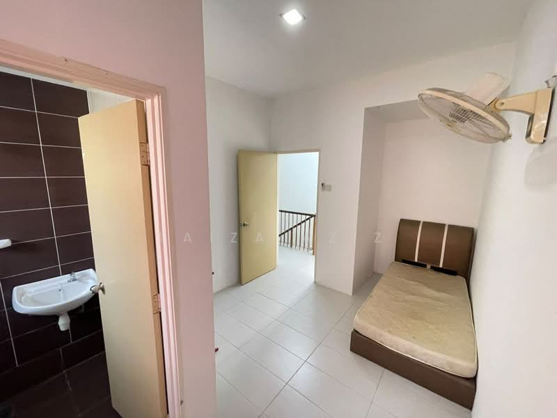Rumah Teres untuk Dijual di Taman Reko Mutiara (Kajang) - Faiza Aziz - Bathroom - PropertyGuru.com.my