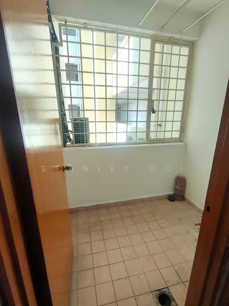 Kondominium untuk Dijual di Sri Intan 1 - Stanley Ooi - Balcony - PropertyGuru.com.my