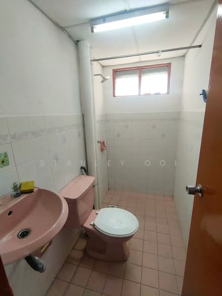 Kondominium untuk Dijual di Sri Intan 1 - Stanley Ooi - Bathroom - PropertyGuru.com.my
