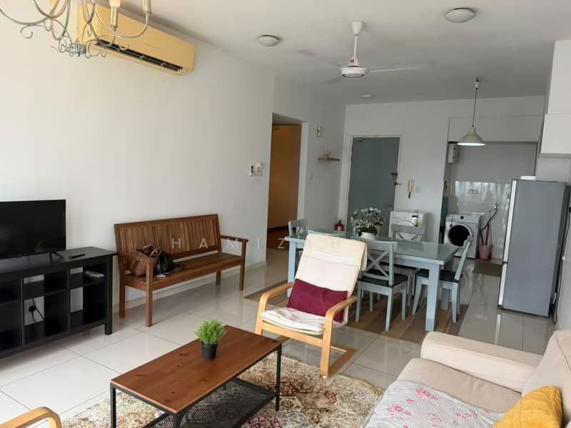Kediaman Servis untuk Disewa di Renai Jelutong - Hamizah . - Living Room - PropertyGuru.com.my