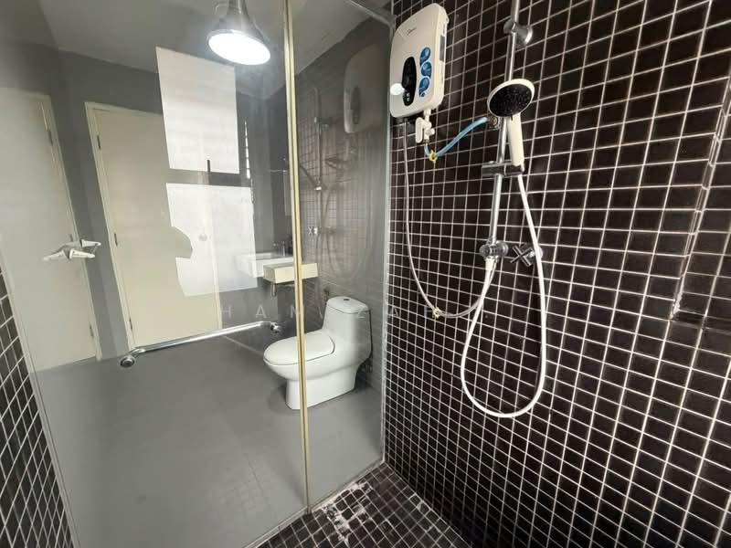 Kediaman Servis untuk Disewa di Renai Jelutong - Hamizah . - Bathroom - PropertyGuru.com.my