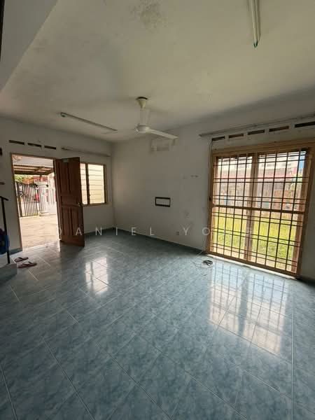 2-storey Terraced House for Sale in Taman Cahaya Masai (Pasir Gudang) - Daniel Yong - Living Room - PropertyGuru.com.my