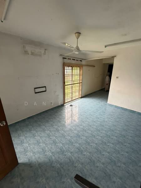 2-storey Terraced House for Sale in Taman Cahaya Masai (Pasir Gudang) - Daniel Yong - Living Room - PropertyGuru.com.my