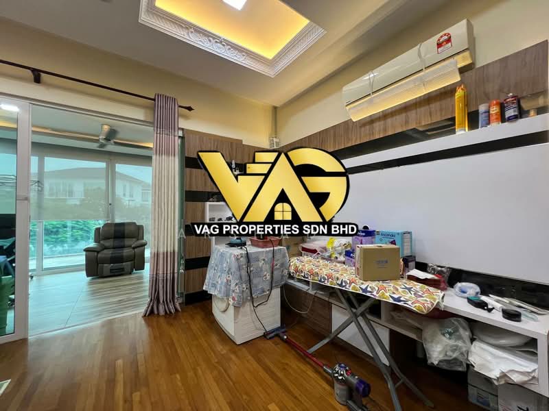 Bungalow House untuk Dijual di Senibong (Permas Jaya) - Arshad . - Living Room - PropertyGuru.com.my