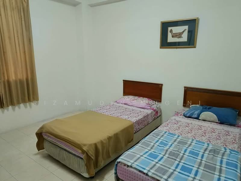 Pangsapuri untuk Dijual di Marina Cove Resort - Rizamudin Mugeni - Bedroom - PropertyGuru.com.my