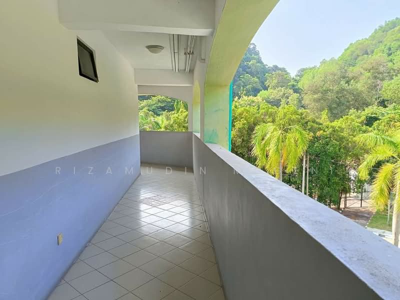 Pangsapuri untuk Dijual di Marina Cove Resort - Rizamudin Mugeni - Exterior - PropertyGuru.com.my