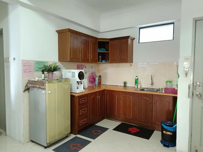 Pangsapuri untuk Dijual di Marina Cove Resort - Rizamudin Mugeni - Kitchen - PropertyGuru.com.my