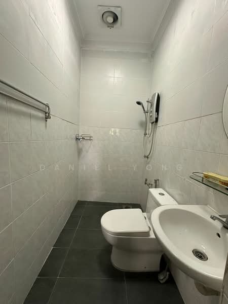 Rumah Teres 2-Tingkat untuk Dijual di Taman Impian Jaya (Senai) - Daniel Yong - Bathroom - PropertyGuru.com.my