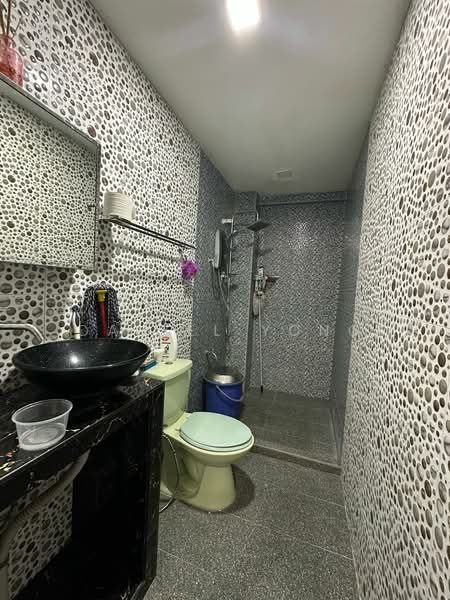 Rumah Teres 2-Tingkat untuk Dijual di Taman Impian Jaya (Senai) - Daniel Yong - Bathroom - PropertyGuru.com.my